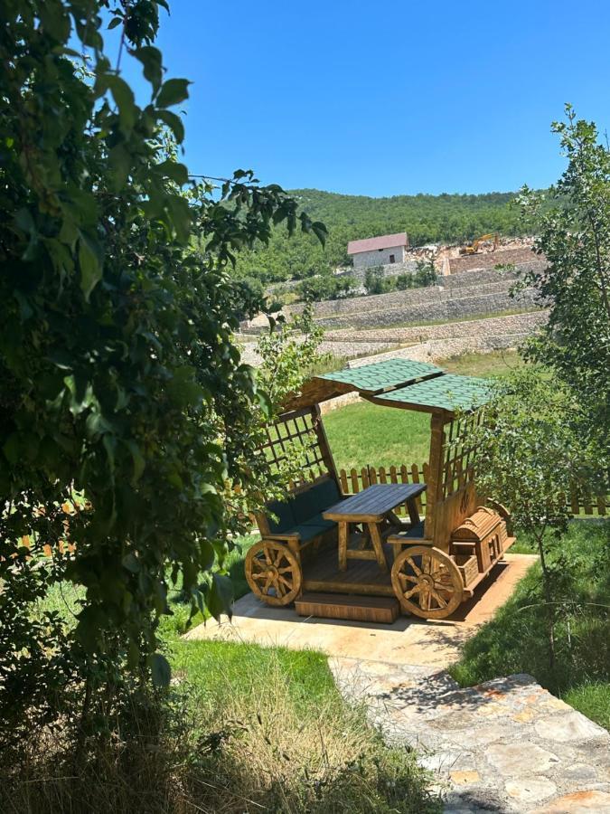 Etno Selo Montegoat Hotel Nikšić Eksteriør billede